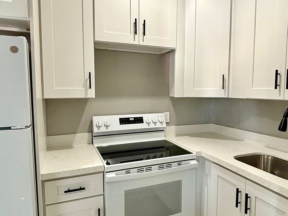 1st image of 288-290 SW 3rd St #1