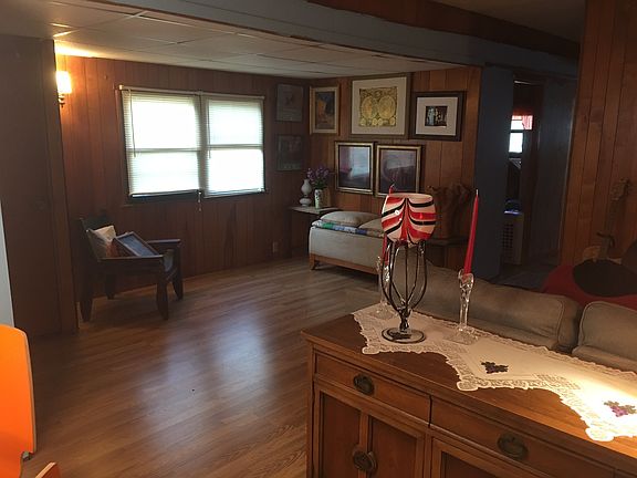 3rd image of 14 Woodridge Dr