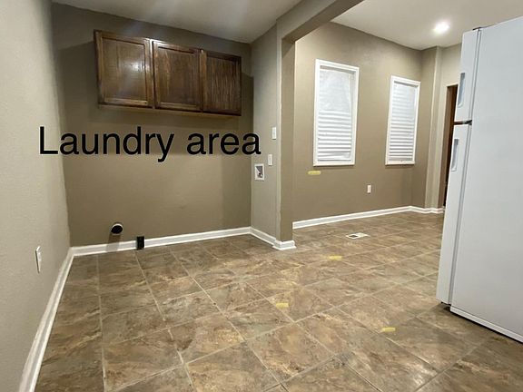 5th image of 2536 Bales Ave