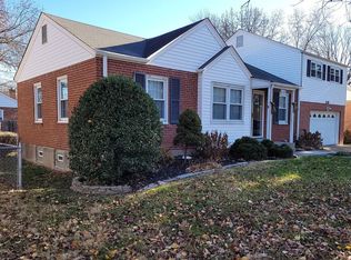 1110 S New Florissant Rd, Florissant, MO 63031