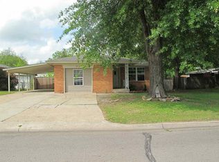 913 Maxwell St NW, Ardmore, OK 73401