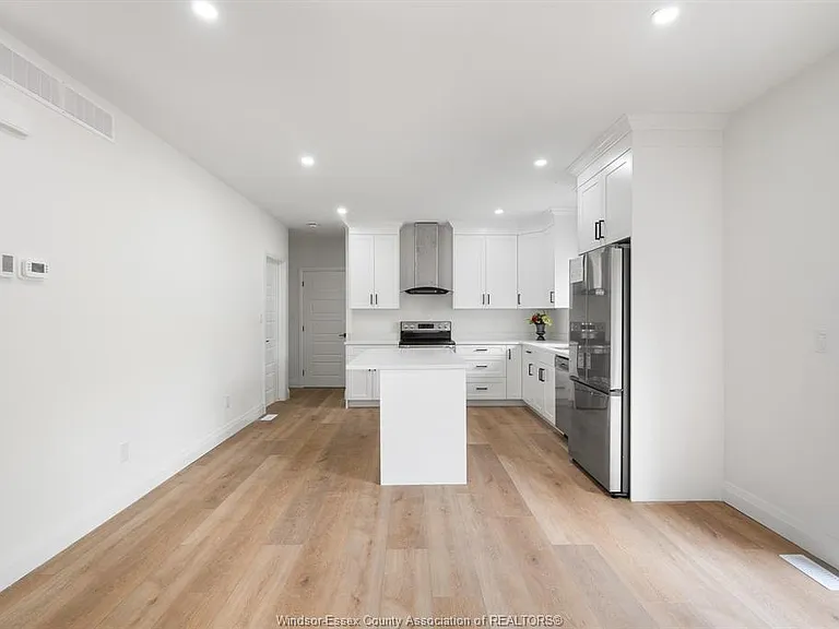 121 Allison Ave — Photo 10