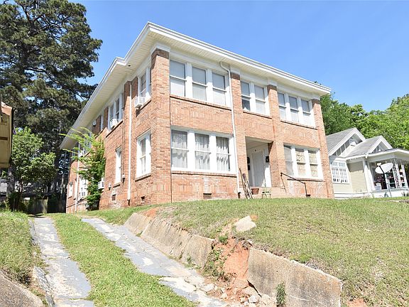 3rd image of 2412 Pinehurst Blvd