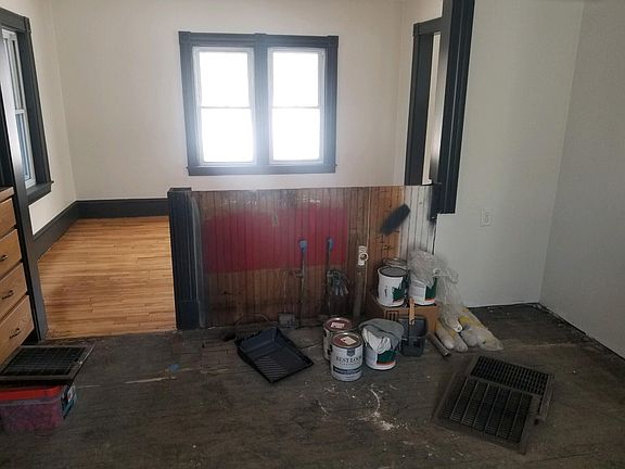 5th image of 475 W Main Street