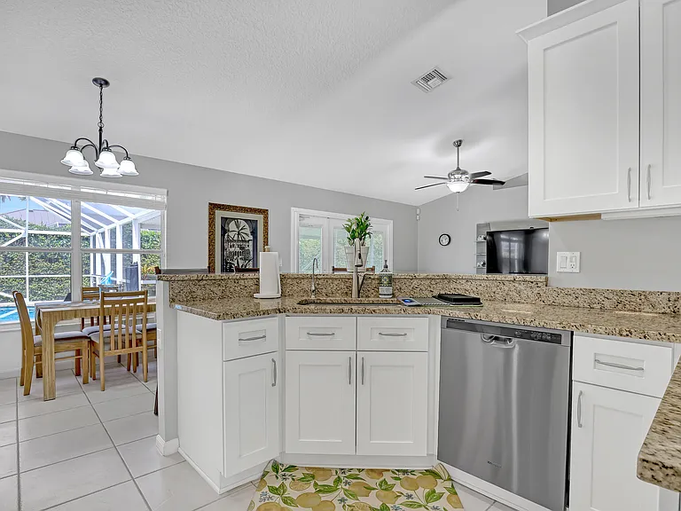 133 Black Olive Cres — Photo 19
