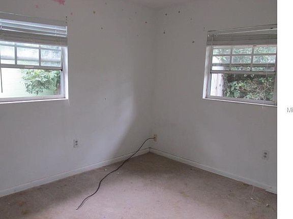 5th image of 215 Sylvia Cir