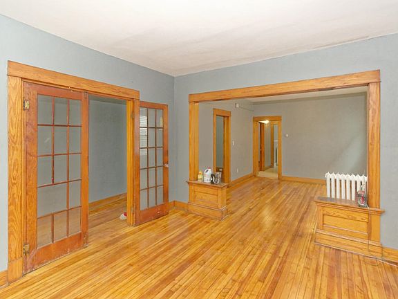 4th image of 617 Myrtle Ave