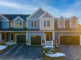 29 Stacey Way, Troy, NY 12180