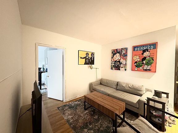 4th image of 433 W 43rd St APT 5E