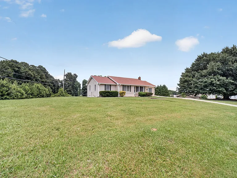 2591 Doc Hughes Rd — Photo 3