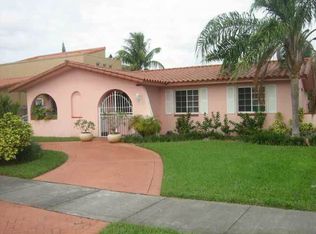 10383 SW 2nd St, Sweetwater, FL 33174