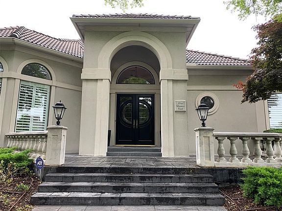 4th image of 3 Glenmoor Ct