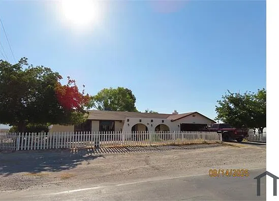 3 bed, 1676 sqft, $1,750 — Photo 2