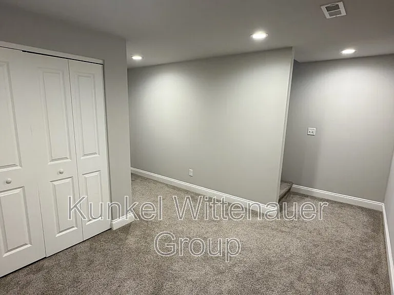 8401D Allied Way — Photo 9