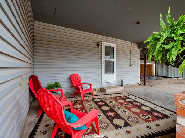 510 W Irving St, Munday, TX 76371