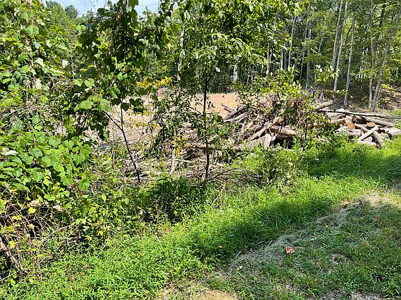 5th image of 58 Hiddenwood Dr