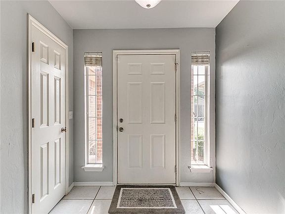 4th image of 2560 Kathy Ct