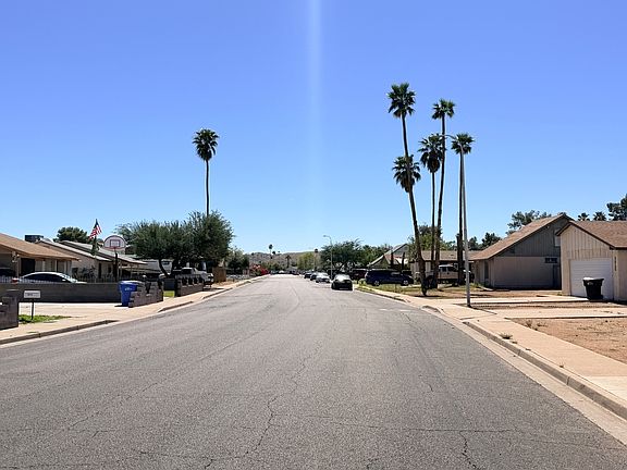 4th image of 5609 S 44th Pl