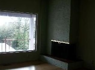 8450 SW Canyon Dr, Portland, OR 97225