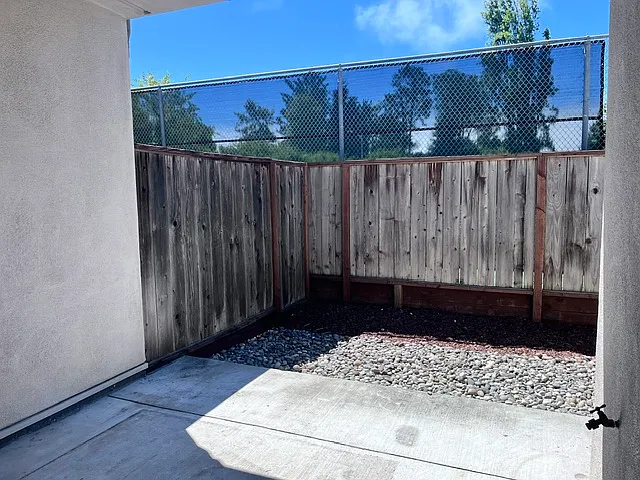 107 Blackburn St #2 — Photo 8