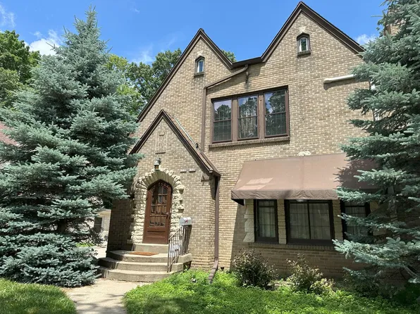 1328-1330 Martha Washington Dr, 1328-1330 Martha Washington Dr, Milwaukee, WI 53213