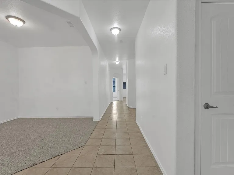 144 Creek Terrace Dr — Photo 2