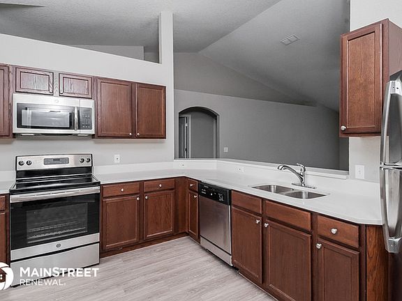 5th image of 7049 Heatherbrook Dr