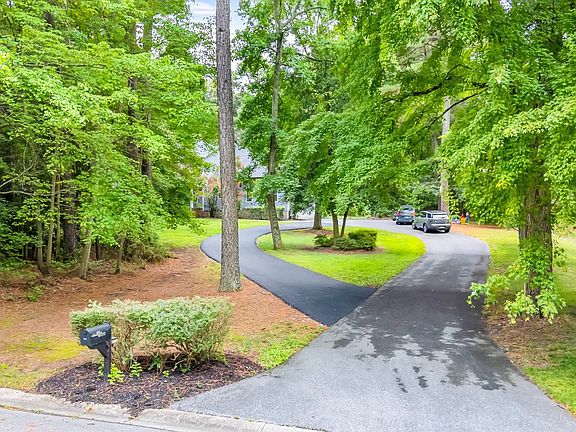 2nd image of 3824 Coulbourn Mill Rd