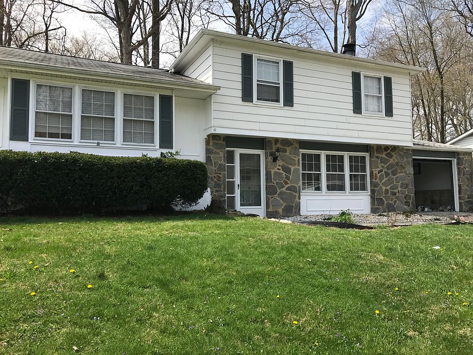 1st image of 10 Sturbridge Dr