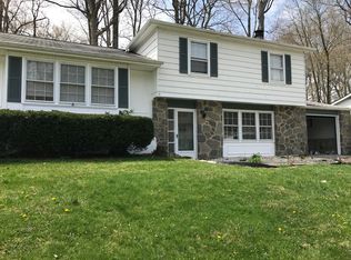 10 Sturbridge Dr, Wilmington, DE 19810