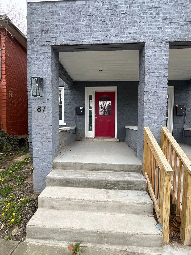 87-97 Burgess — Photo 3
