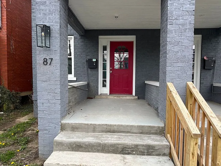 87-97 Burgess — Photo 22