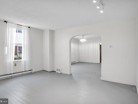 5th image of 209 1st St