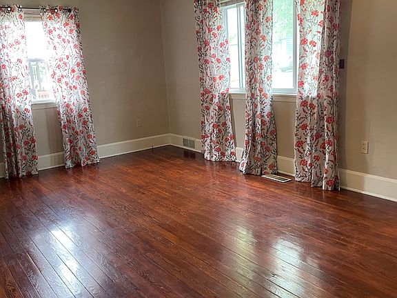 3rd image of 714 Charles Ave Unit 1/2