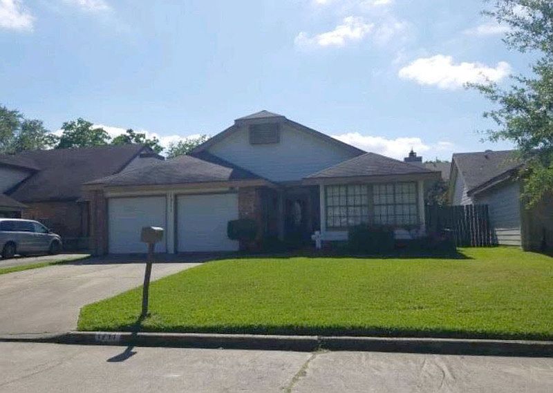 2nd image of 1711 Foxlake Dr