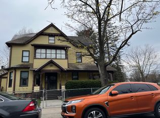 176 Princeton St, Springfield, MA 01109