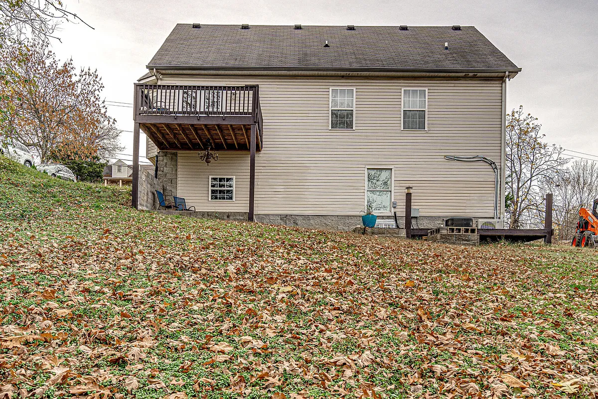 Building Photo - 3867 Hutson Ave