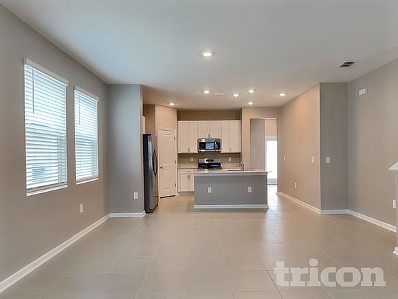 5th image of 741 Honeyrock St