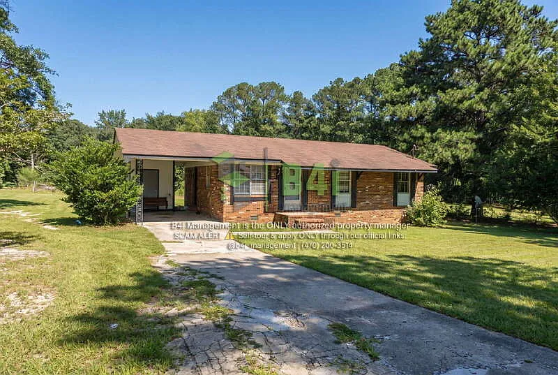 3 bed, 1.0 bath, 975 sqft, $975 — Photo 1