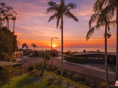 1341 Charmel Pl, Pacific Palisades, CA, 90272