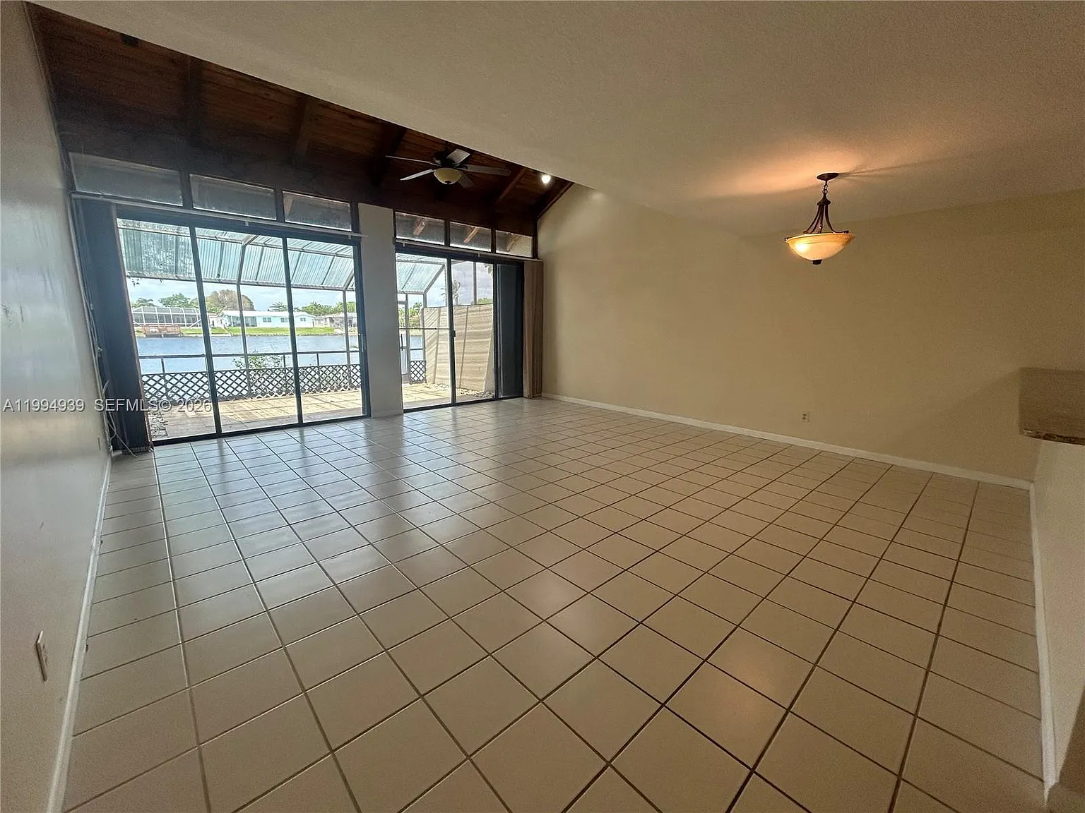 3 bed, 2.5 bath, 1505 sqft, $2,900 — Photo 2