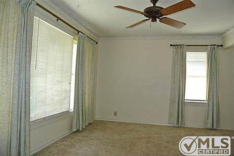 3rd image of 2705 Materhorn Dr