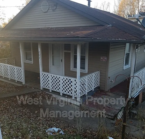 207 Charles St #2 — Photo 1