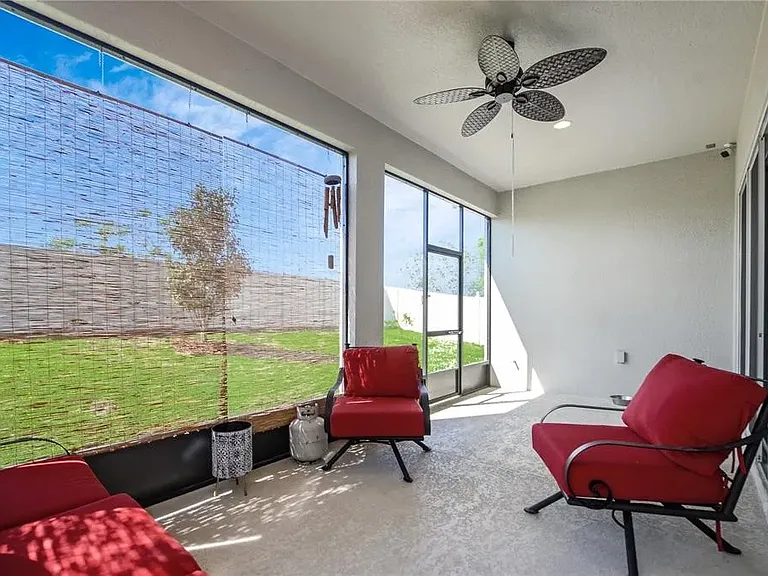 1090 Alder Tree Dr — Photo 21