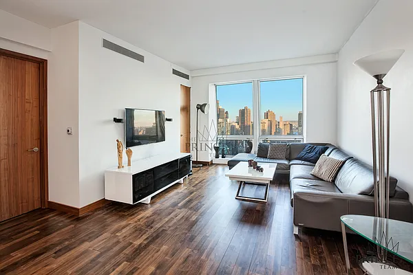 Rented by Compass | media 13