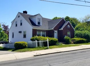 77 Ames St, Lawrence, MA 01841