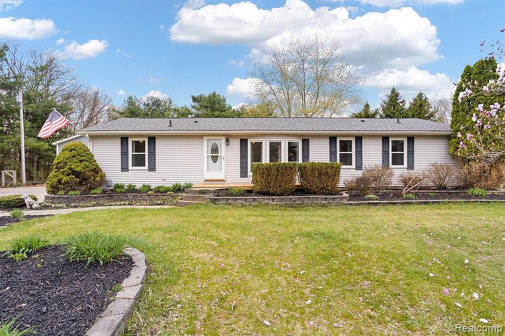 8892 Roe Rd, Chelsea, MI 48118 Zillow
