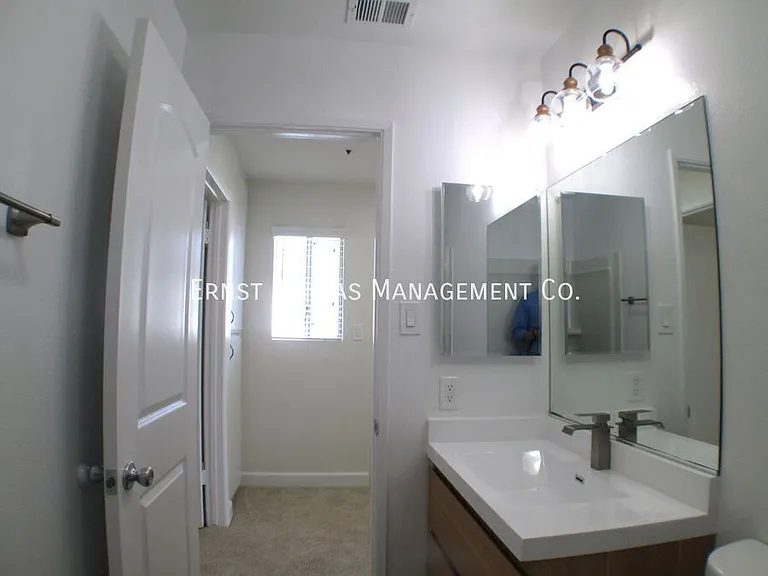 8621 1/2 Cedar St — Photo 21
