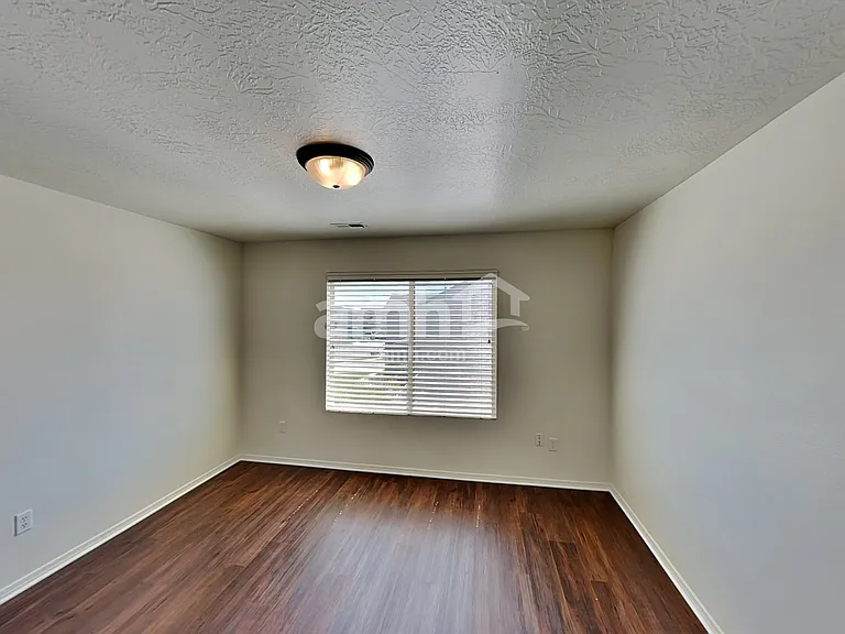 2464 S 3585 W — Photo 10