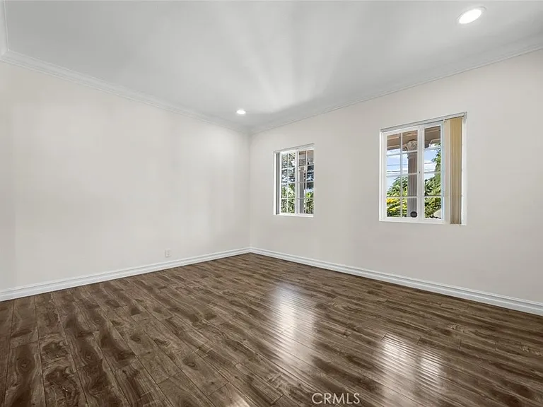 11252 Saticoy St — Photo 12